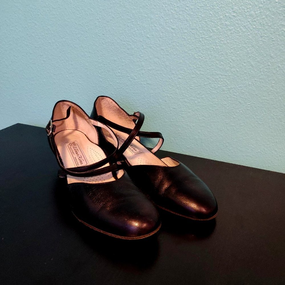 Low heel 6.5 Size Suede Dance Shoes Lightly Used